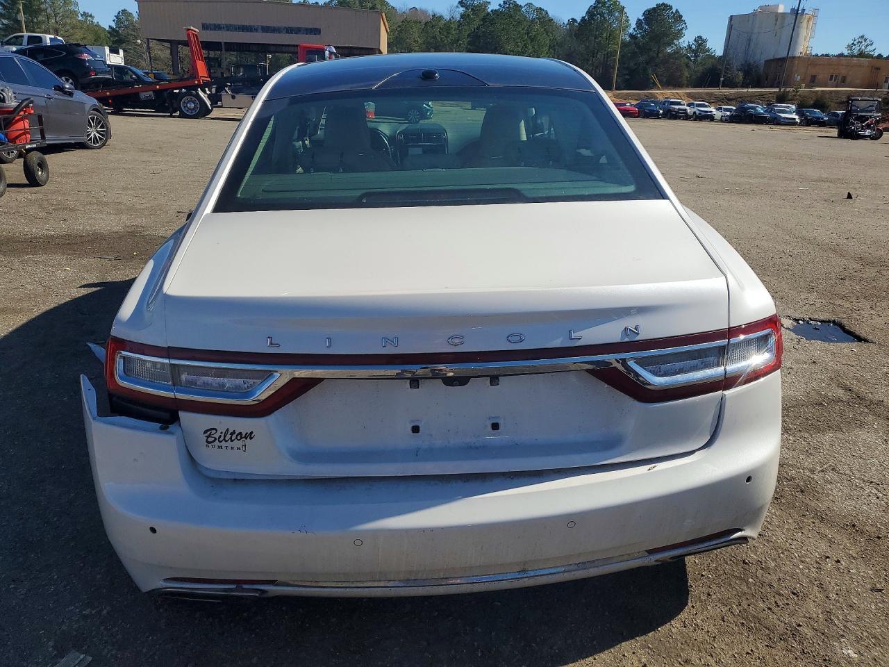 2017 Lincoln Continental Select