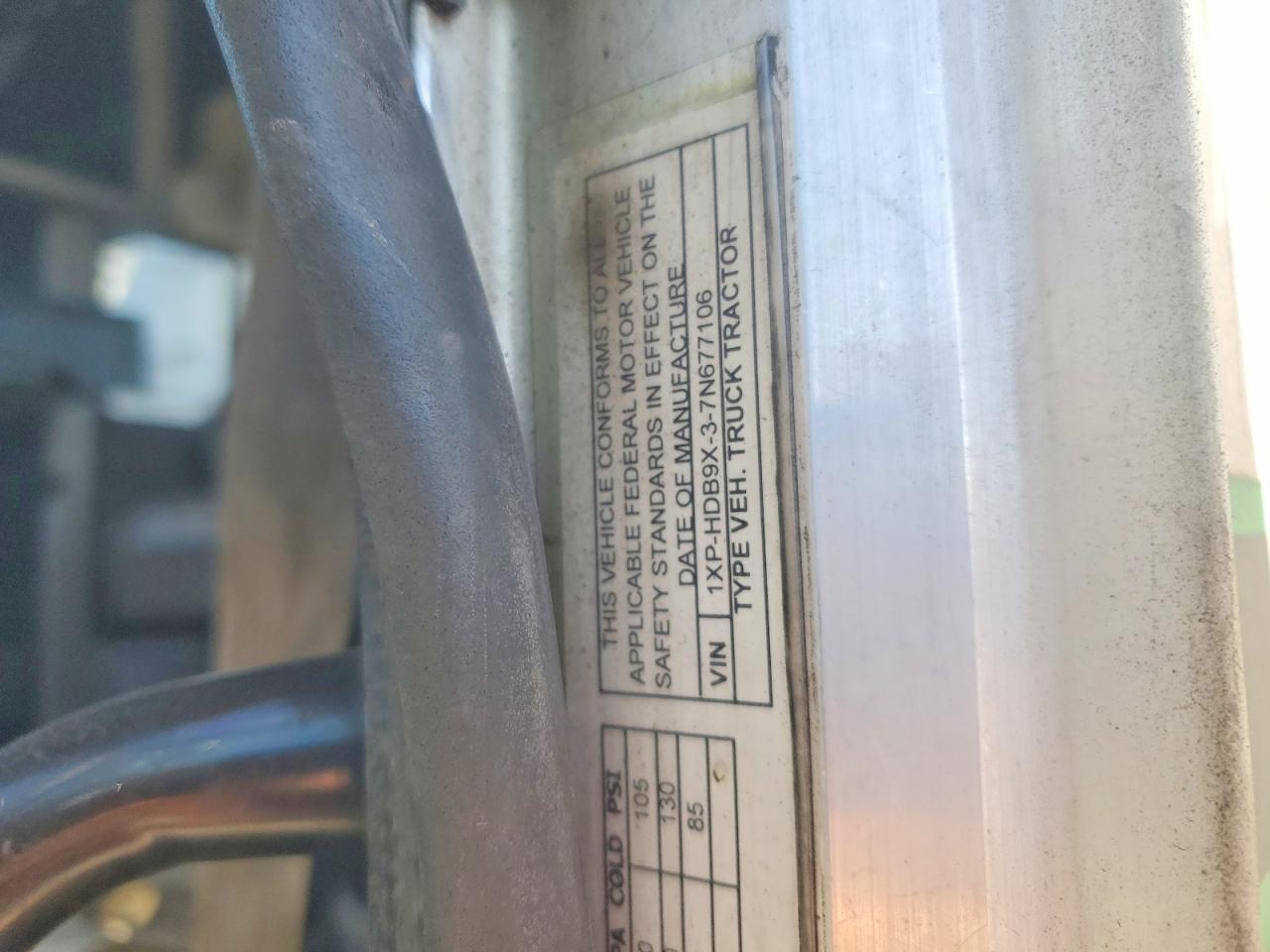 2007 Peterbilt 386 Semi Truck