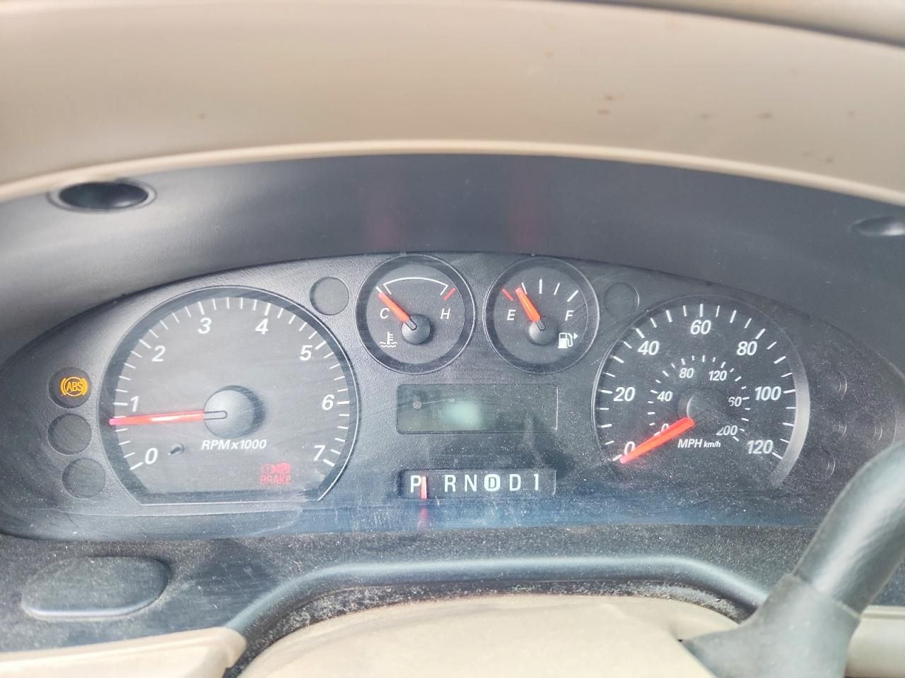2004 Ford Taurus se