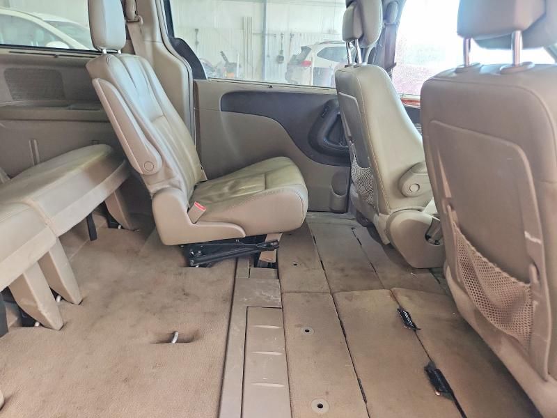 2015 Chrysler Town & Country Touring