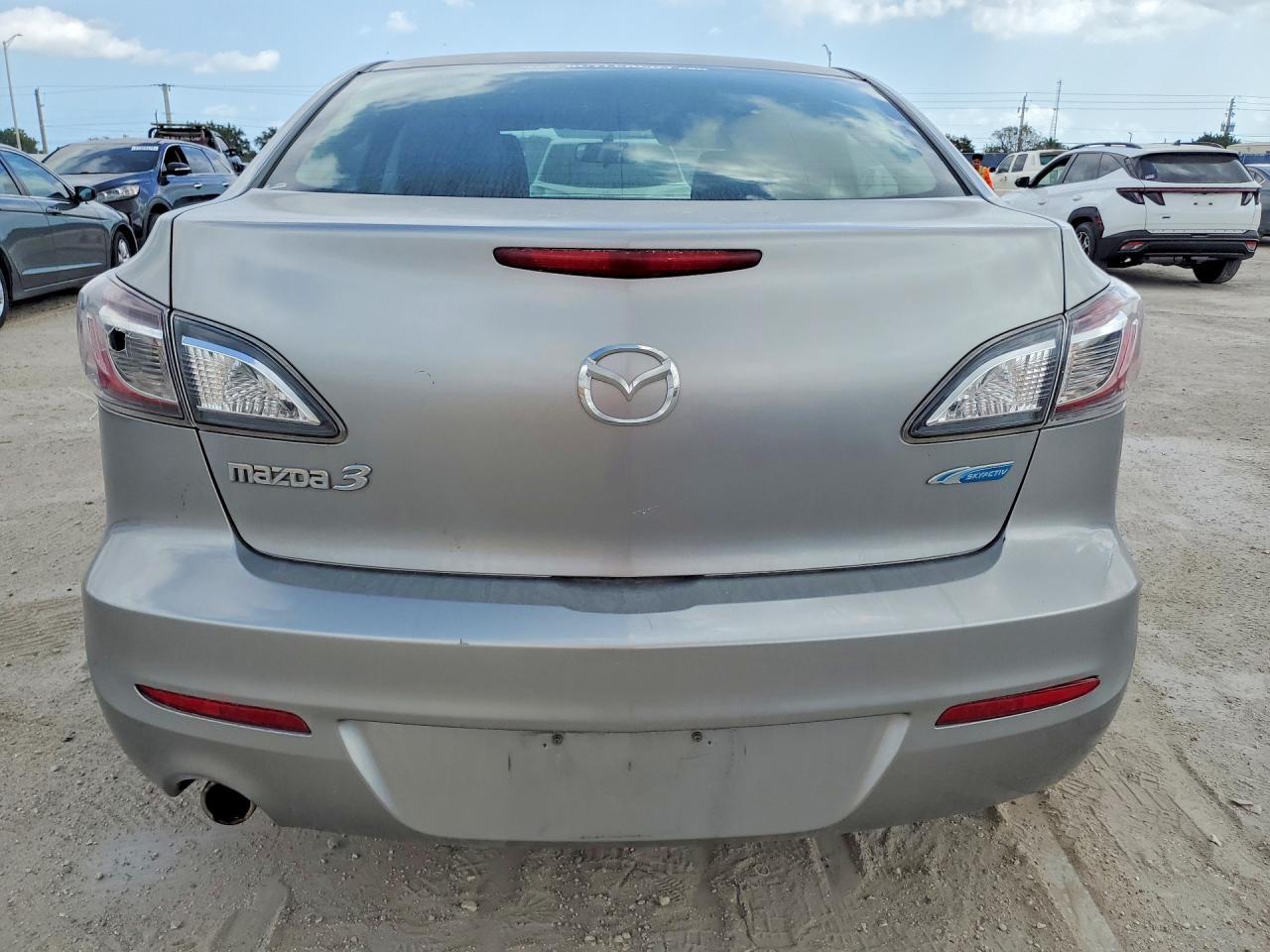 2012 Mazda 3 I