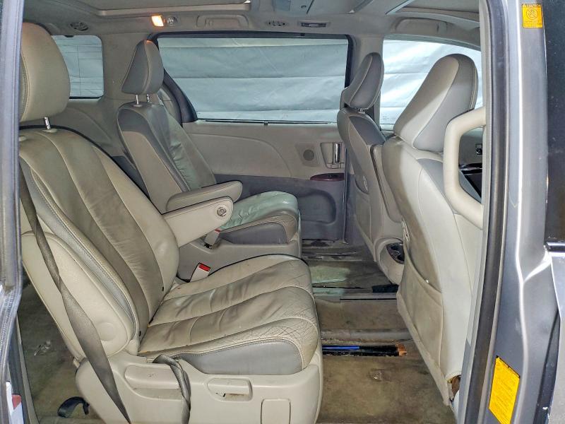 2012 Toyota Sienna xle