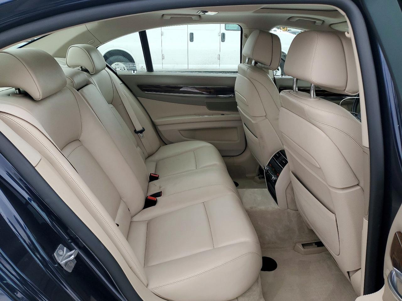 2015 BMW 750 xi