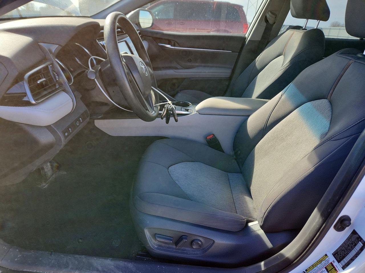 2020 Toyota Camry le