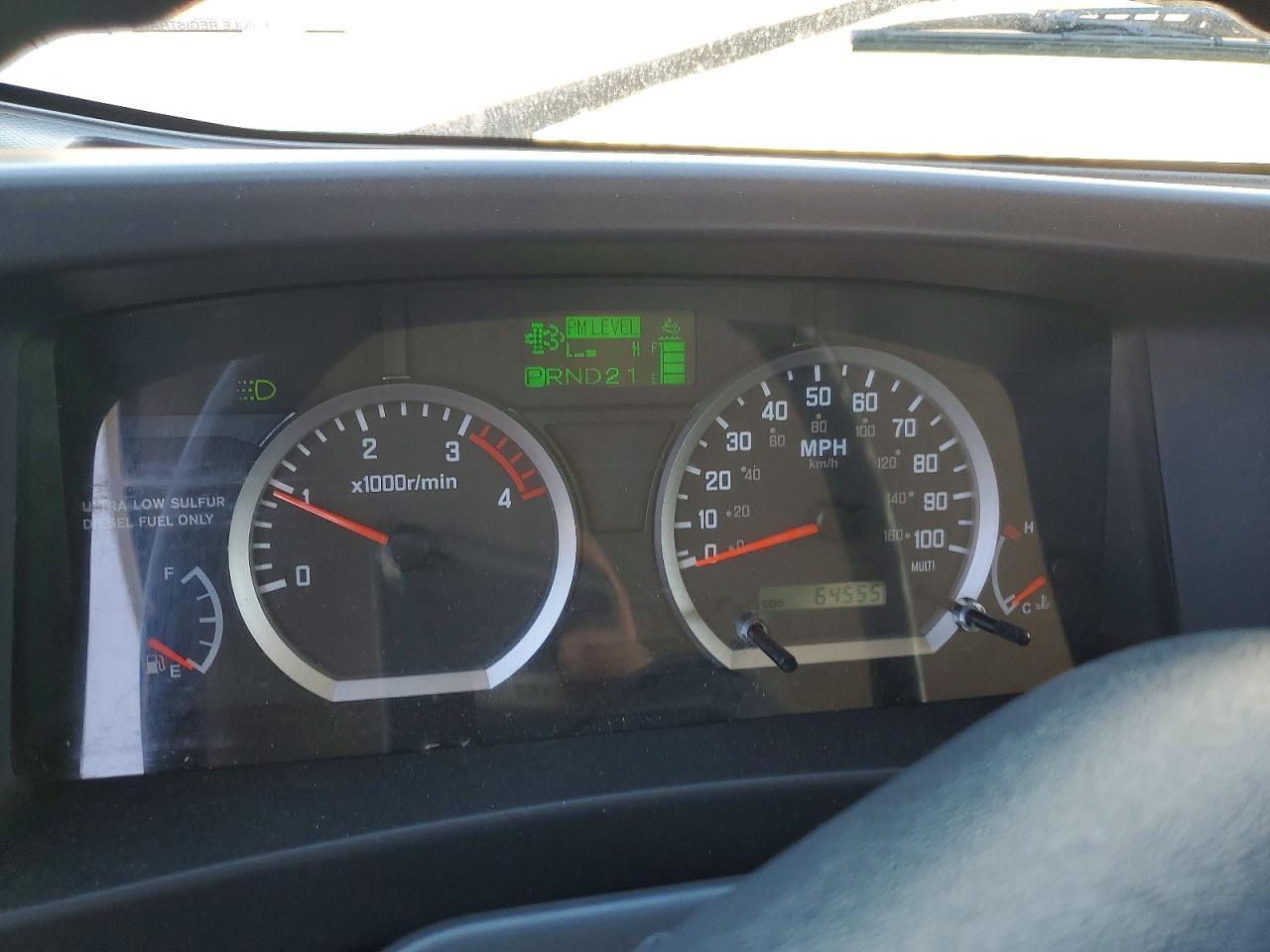 2014 Isuzu NRR BOX Truck