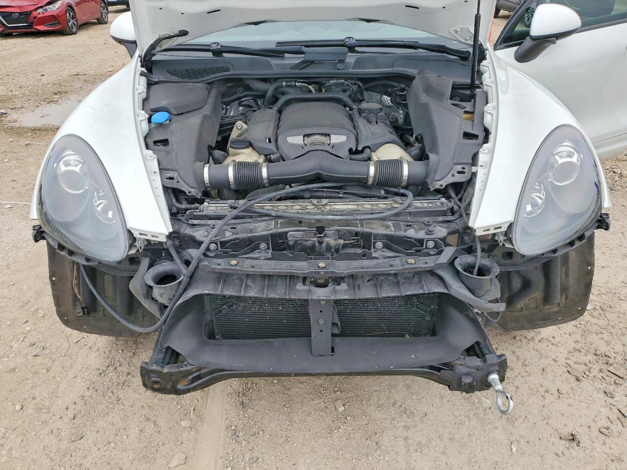 2013 Porsche Cayenne gts
