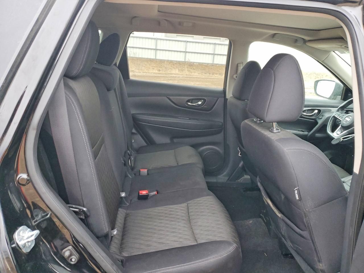 2017 Nissan Rogue sv