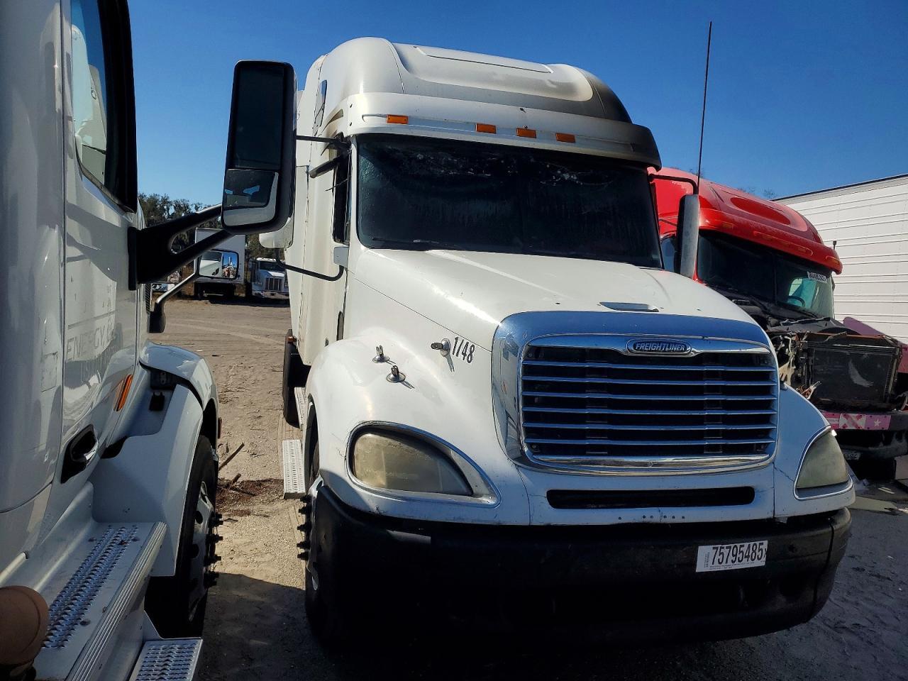 2006 Freightliner Columbia 120 Semi Truck