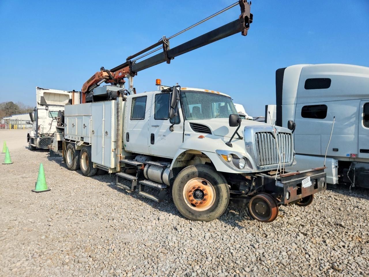 2010 International 7400 Railroad Service Truck