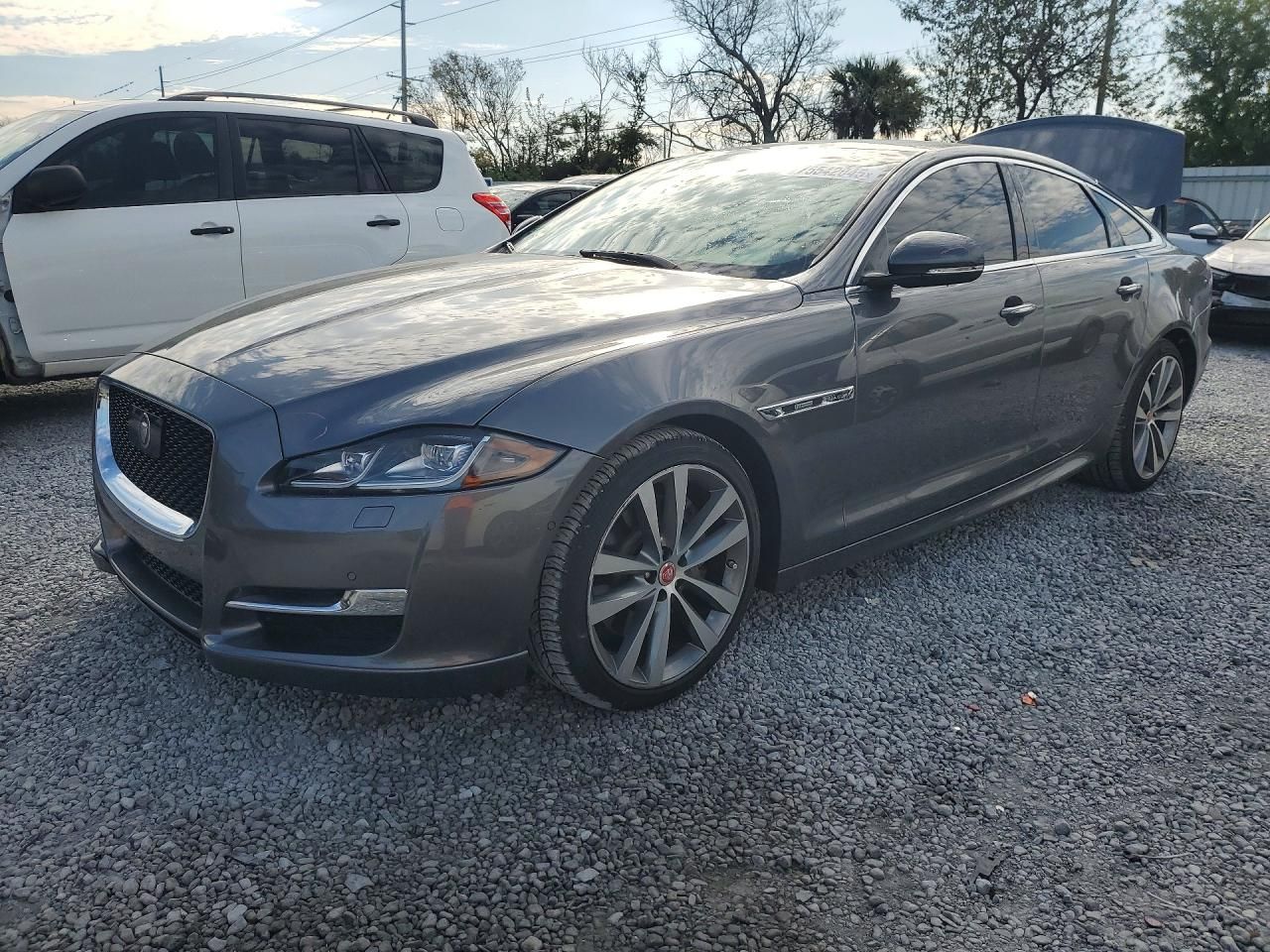 2019 Jaguar Xj R-sport