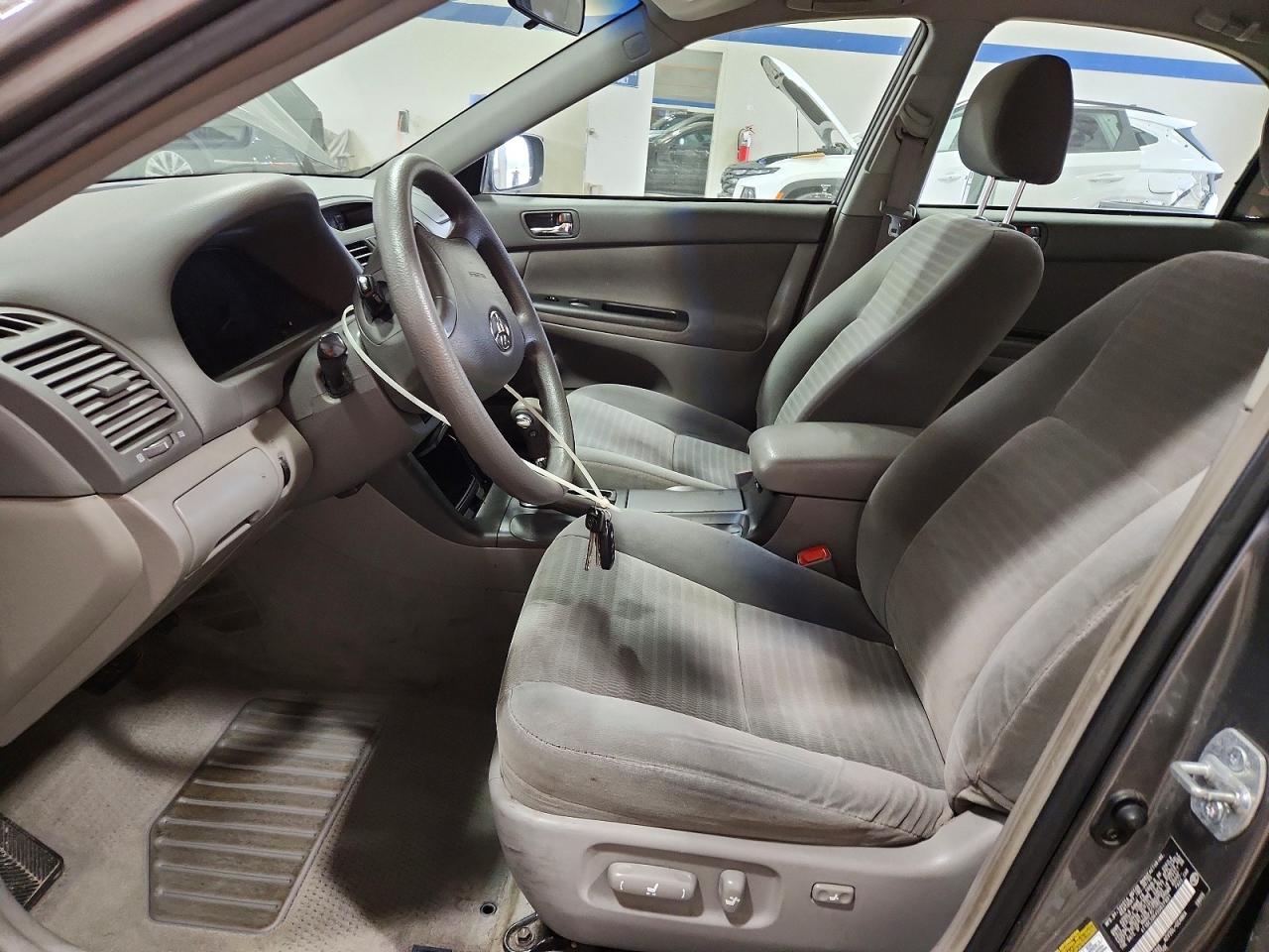 2005 Toyota Camry le