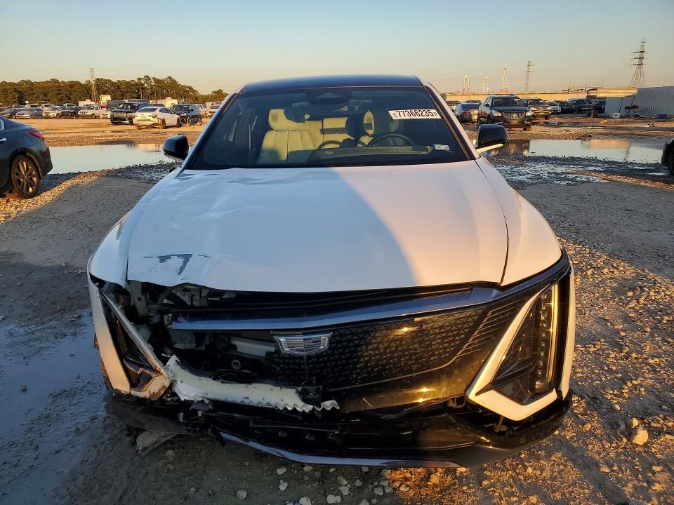 2024 Cadillac Lyriq Sport