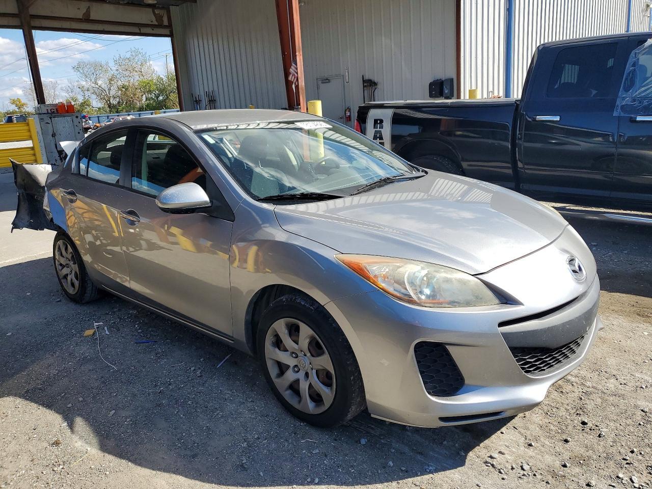 2013 Mazda 3 I