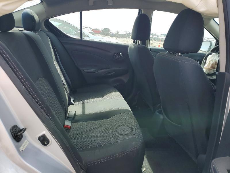 2019 Nissan Versa sv