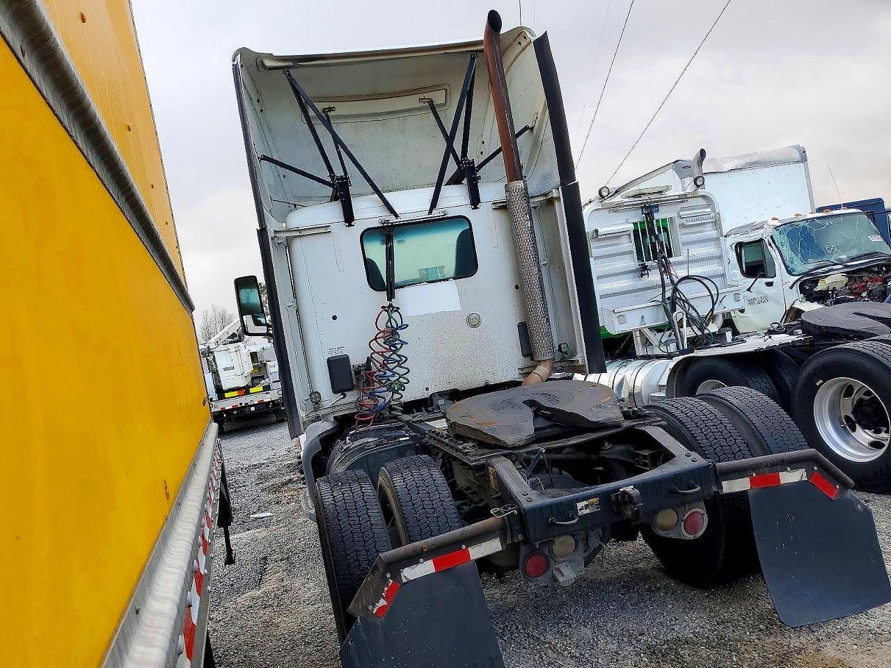 2016 Peterbilt 579 Semi Truck