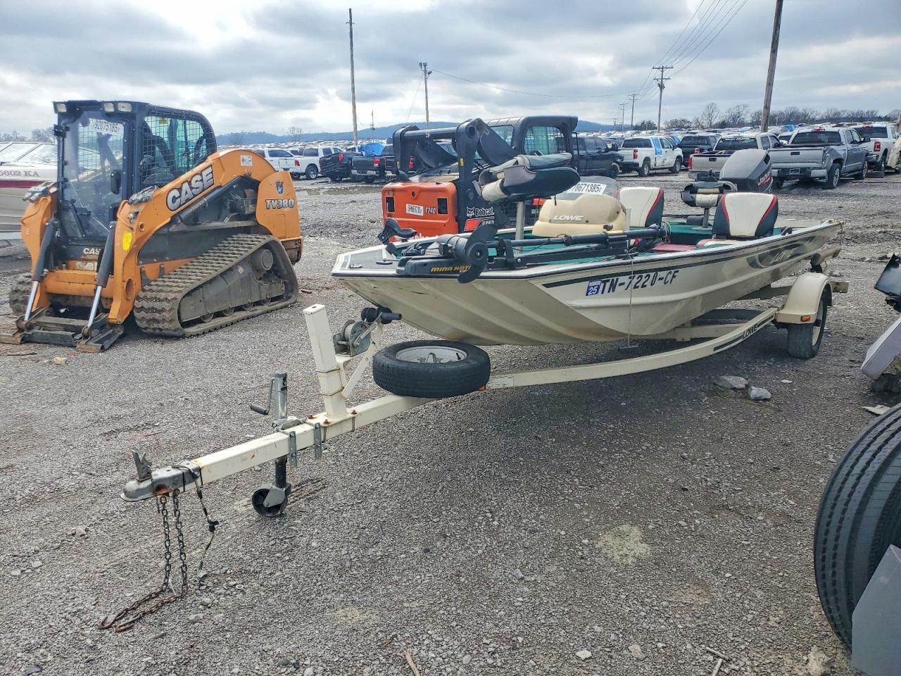 1999 Lowe Boat
