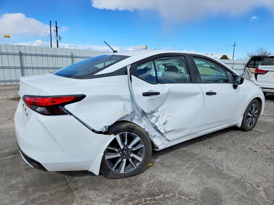 2025 Nissan Versa s