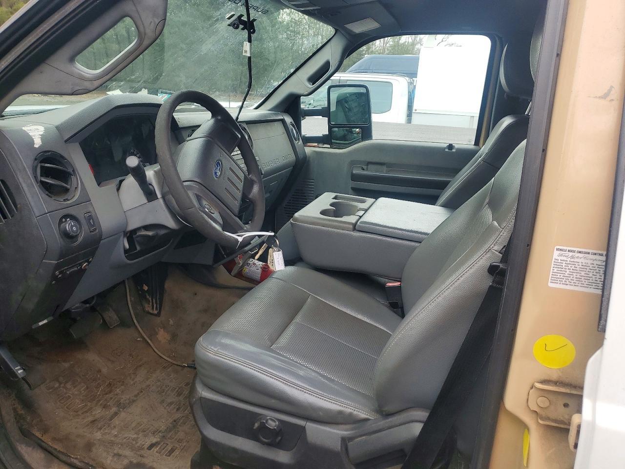 2014 Ford F450 Super Duty Flatbed Truck