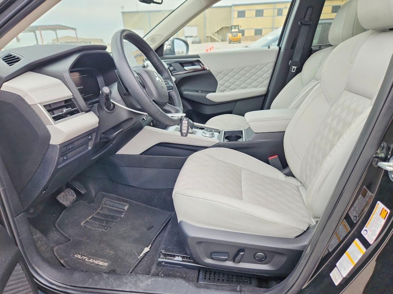 2023 Mitsubishi Outlander sel