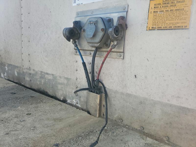 2000 Freightliner 2001 Utility VS2DC DRY Van Trailer