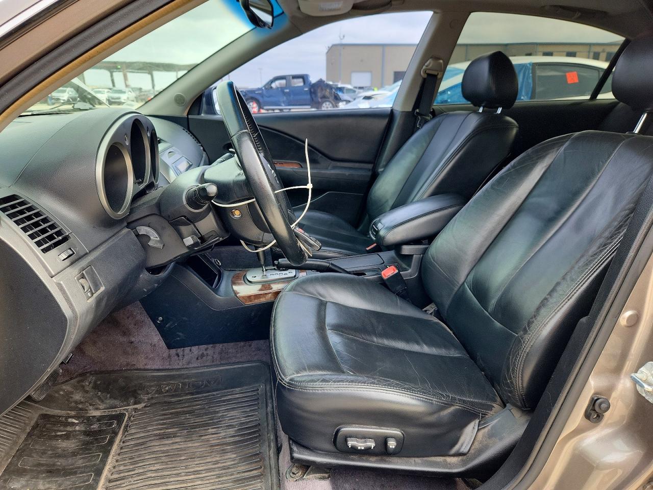 2004 Nissan Altima Base
