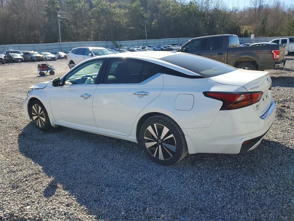 2022 Niss Altima sl