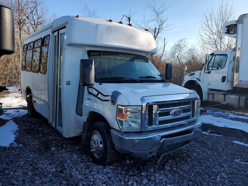 2010 Ford Econoline E350 Super Duty Cutaway van