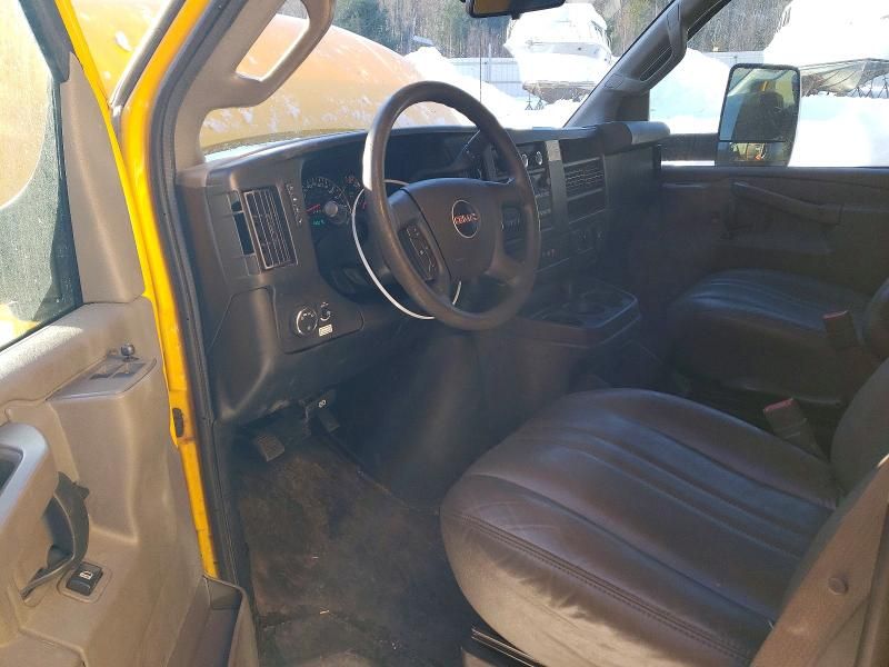 2021 GMC Savana Cut-box Truck