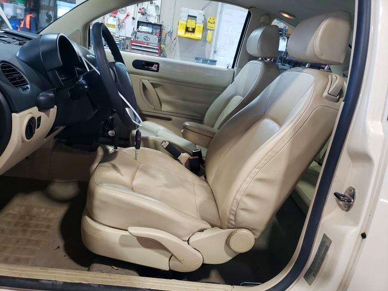 2008 Volkswagen New Beetle s