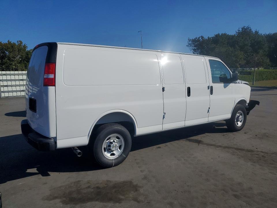 2025 Chevrolet Express G2500