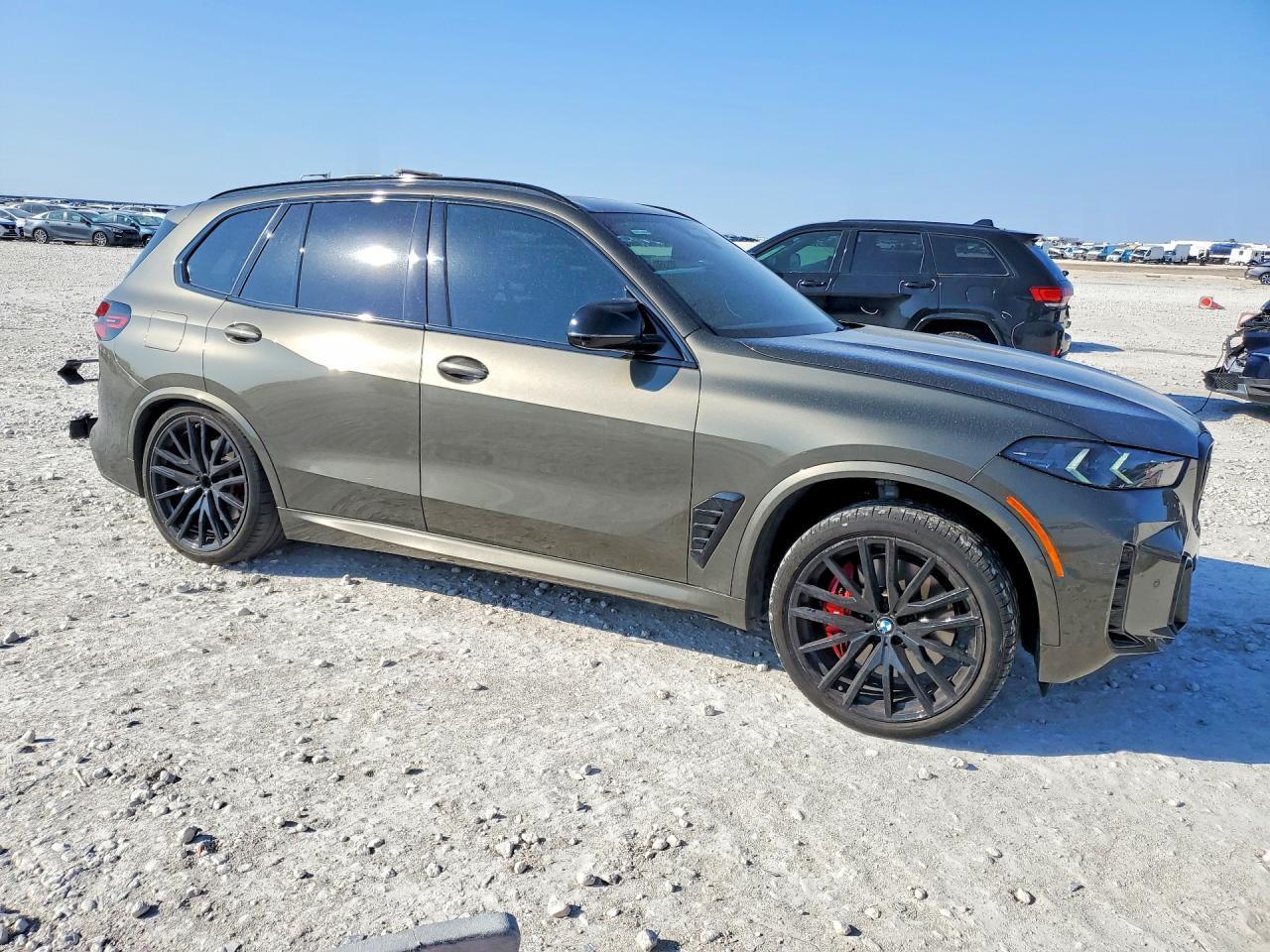 2025 BMW X5 M60i