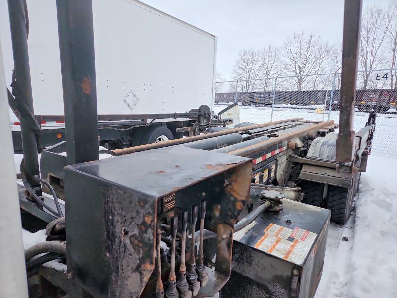 2023 Peterbilt 548 ROLL-OFF Container Truck