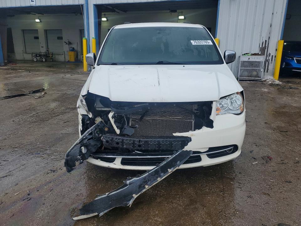 2011 Chrysler Town & Country Touring l