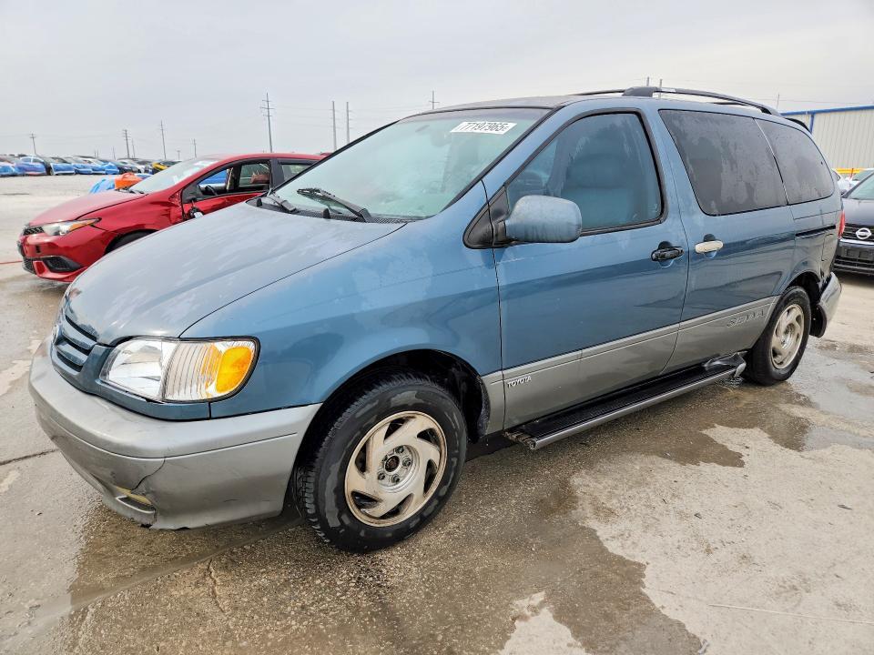 2002 Toyota Sienna xle