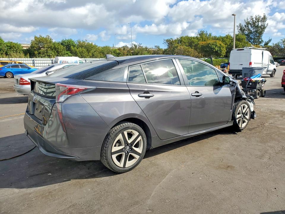 2016 Toyota Prius Three Touring