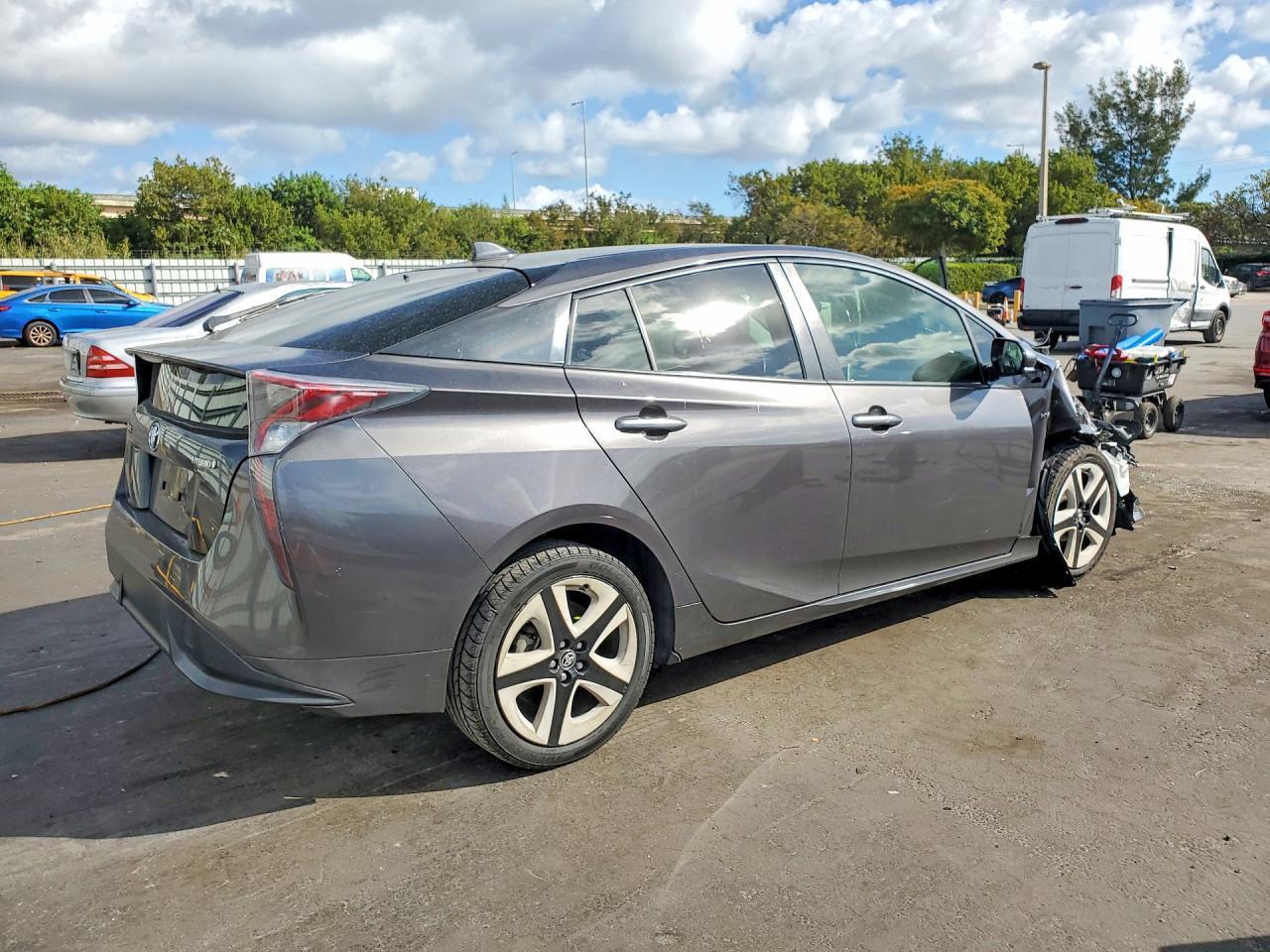 2016 Toyota Prius Three Touring