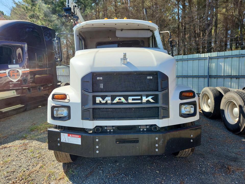 2023 Mack MD Utility / Service Truck