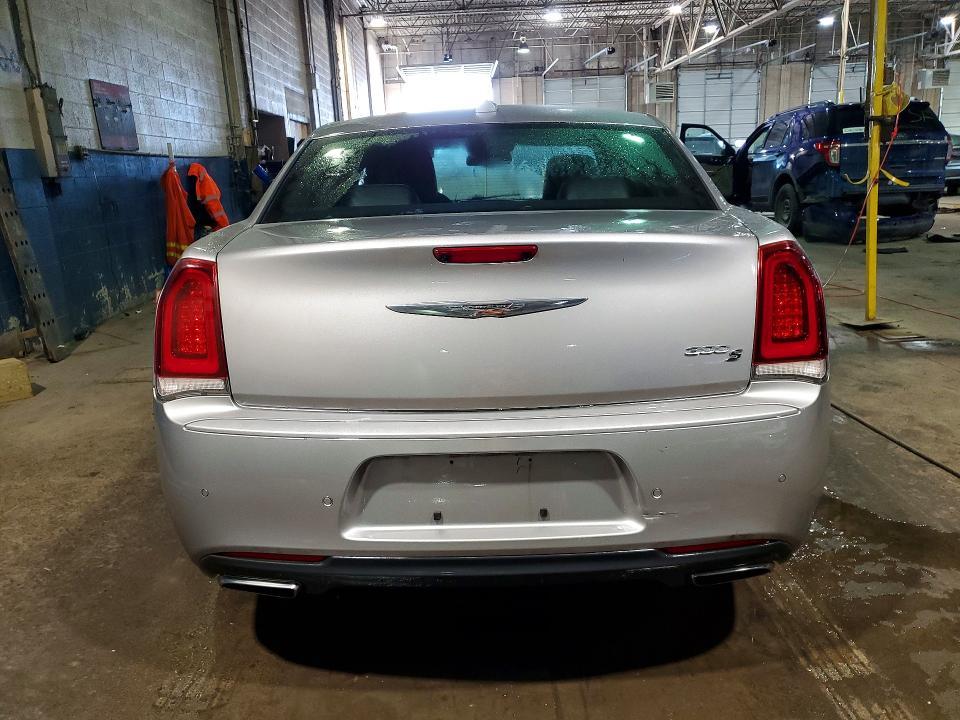 2015 Chrysler 300 s