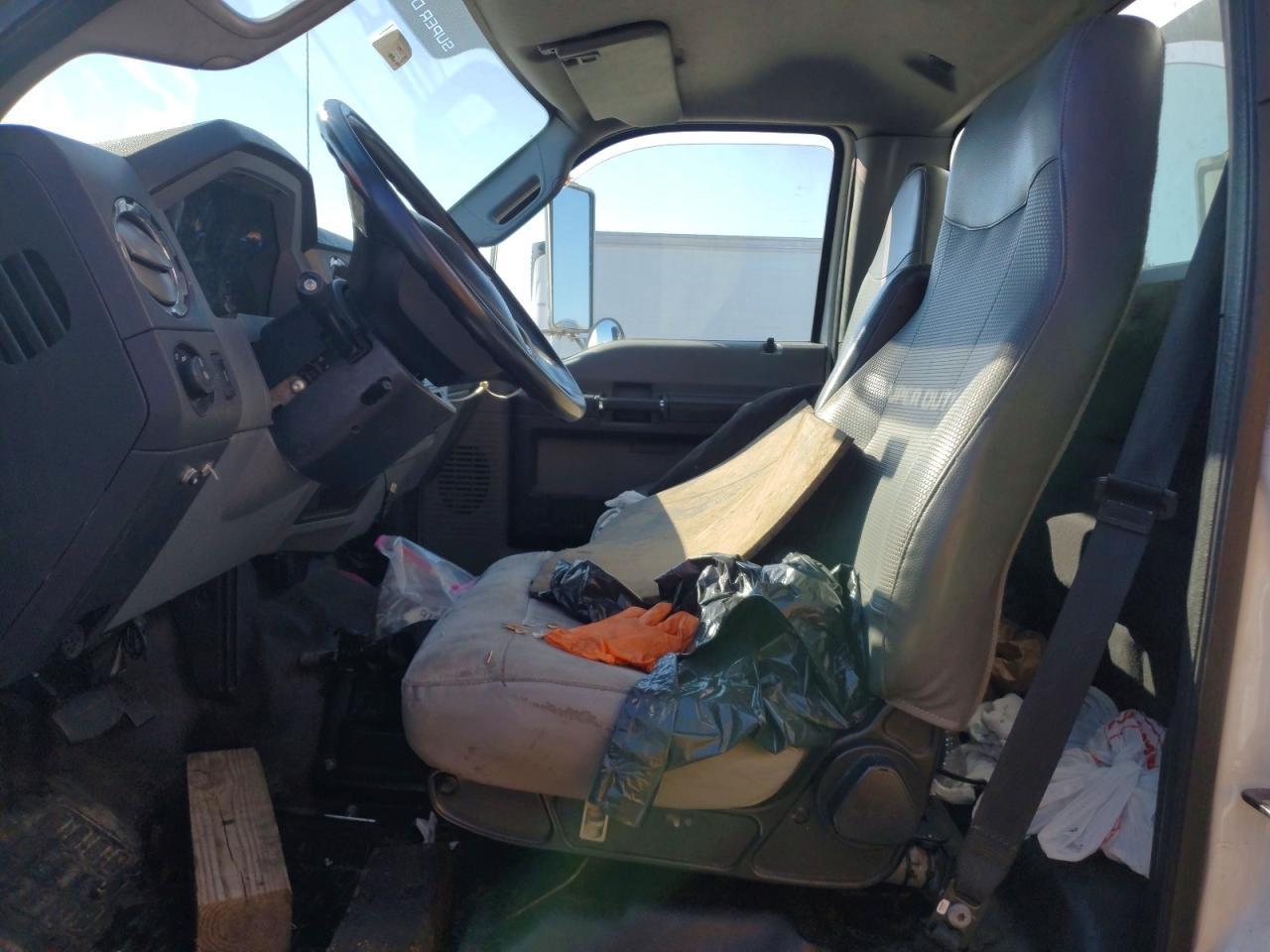 2015 Ford F650 Super Duty BOX Truck