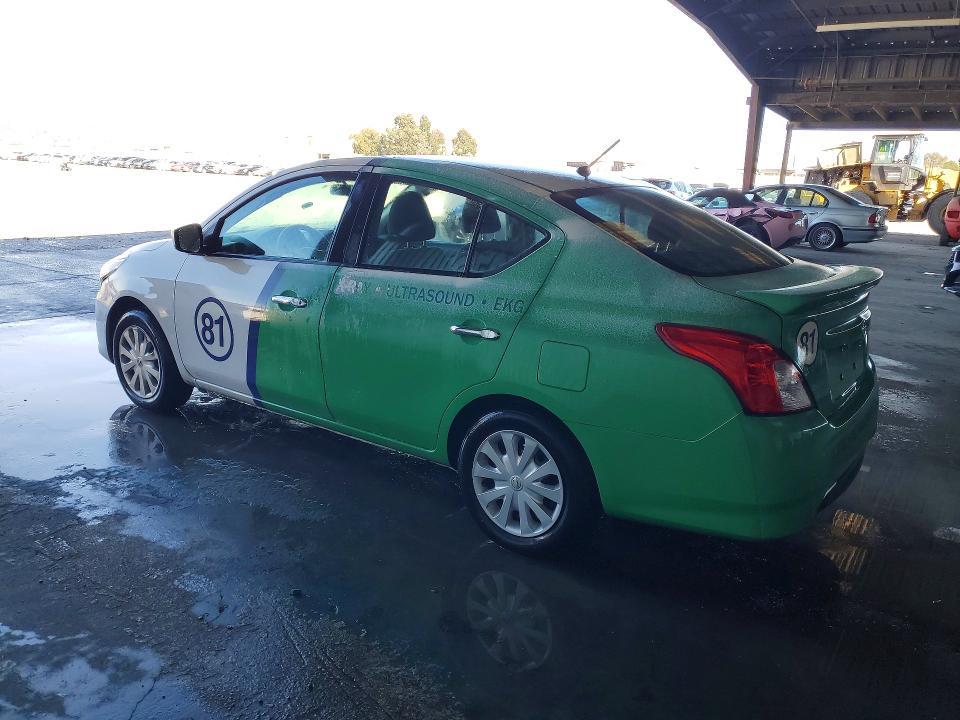 2018 Niss Versa s