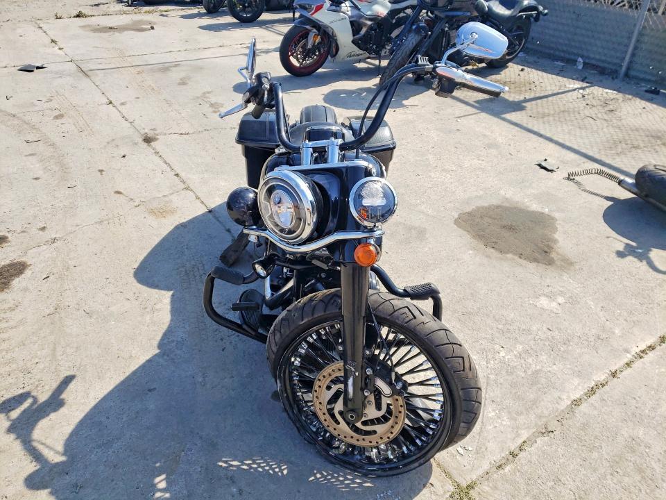 2018 Harley-Davidson Flhcs Heritage Classic 114