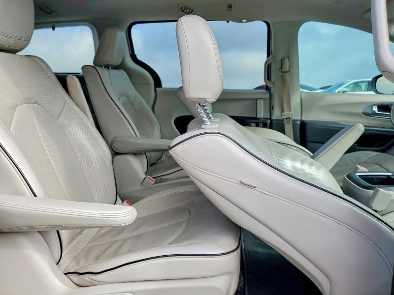 2018 Chrysler Pacifica Hybrid Limited