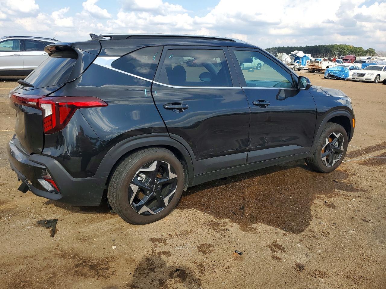 2025 KIA Seltos ex