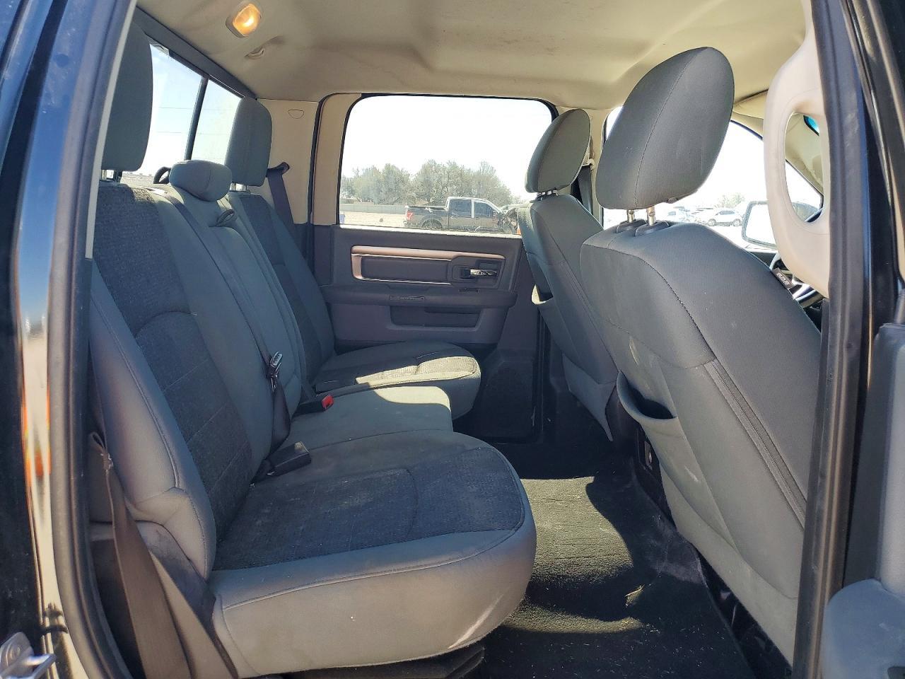 2015 Dodge Ram 1500 slt