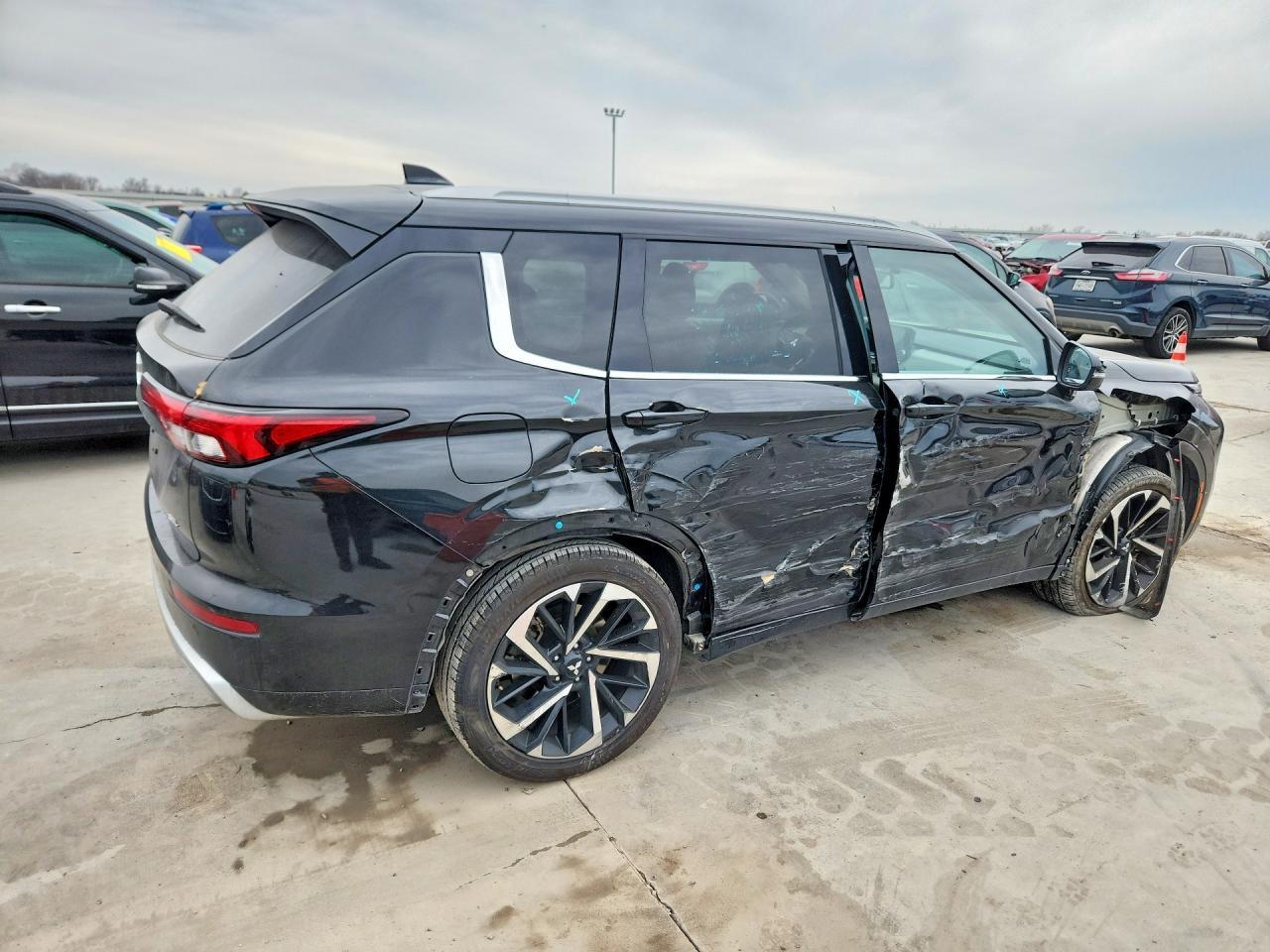 2023 Mitsubishi Outlander sel