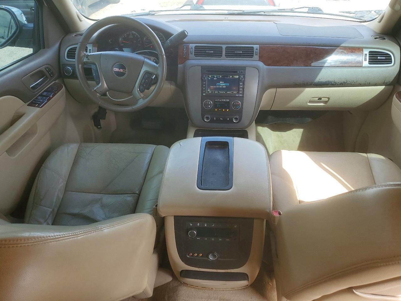 2011 GMC Yukon xl C1500 slt