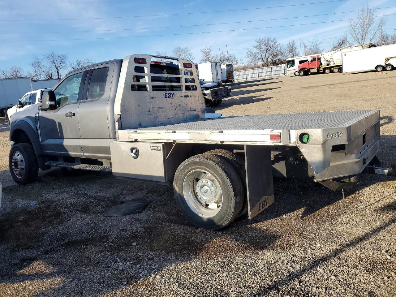 2023 Ford F550 Super Duty Flatbed Truck
