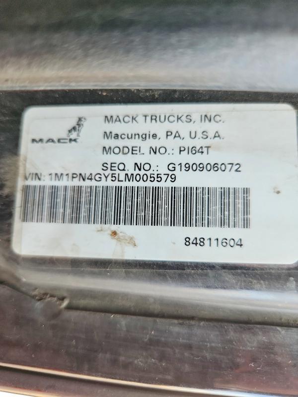 2020 Mack PI64T Semi Truck