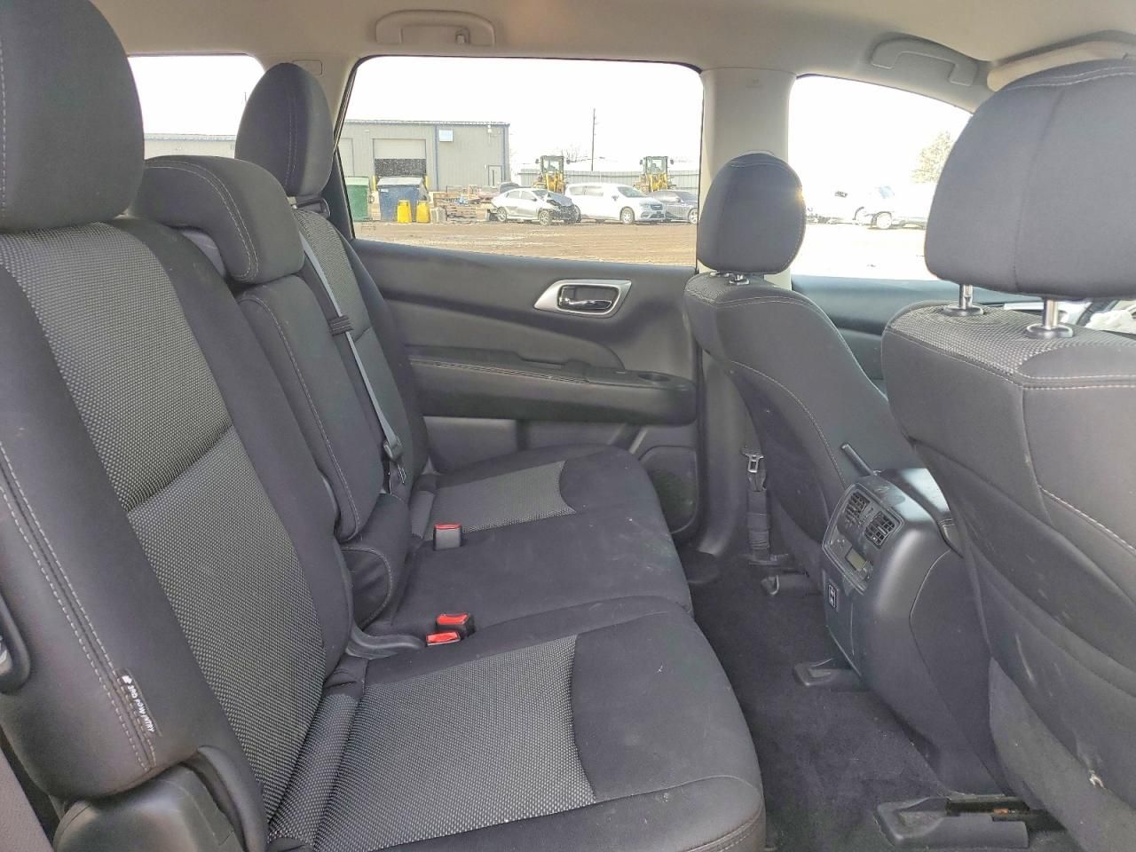 2018 Nissan Pathfinder s