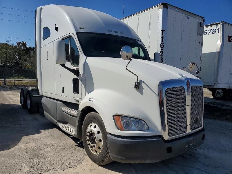 2013 Kenworth Constructi-Semi Truck